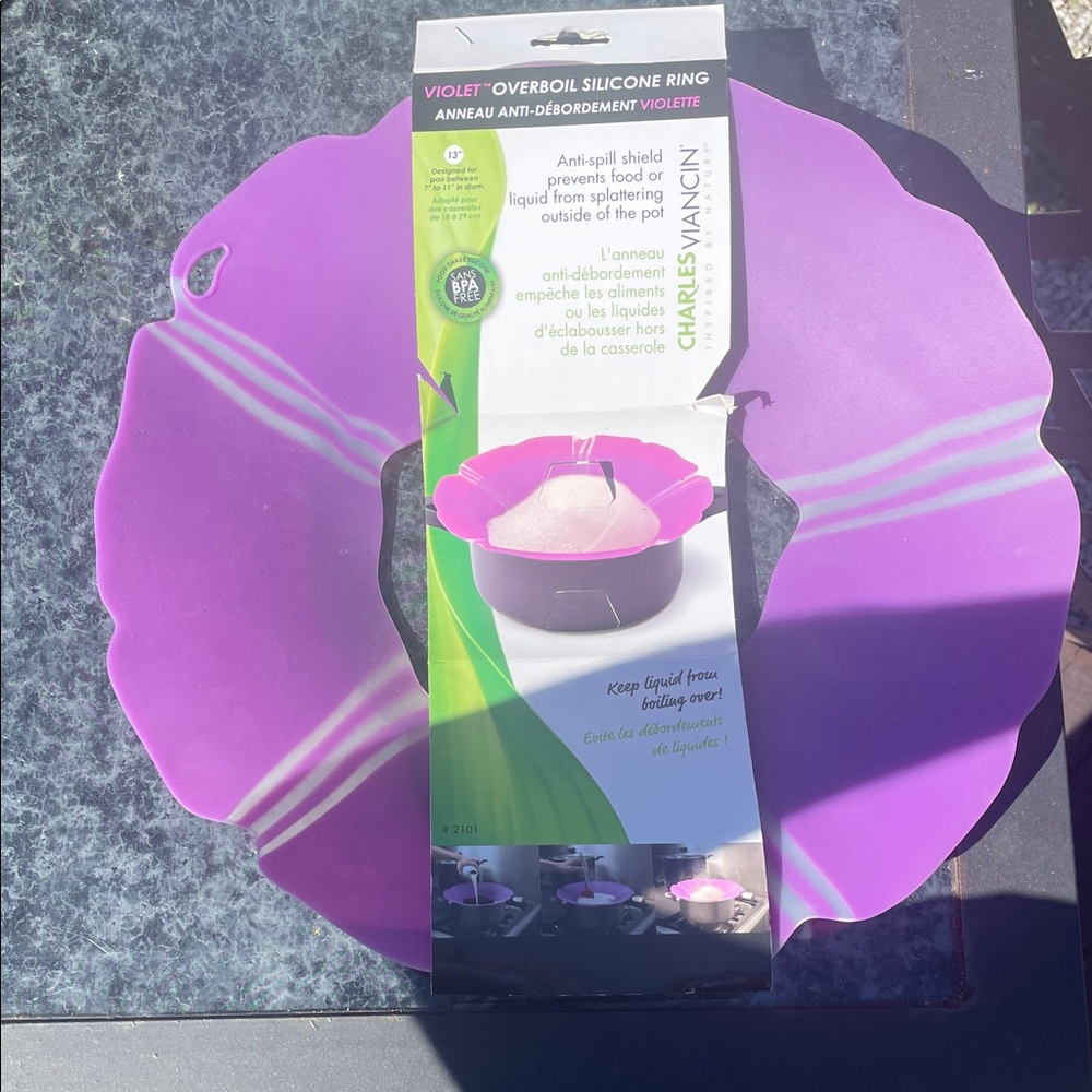 Violet Overboil Silicone Ring by Charles Viancin